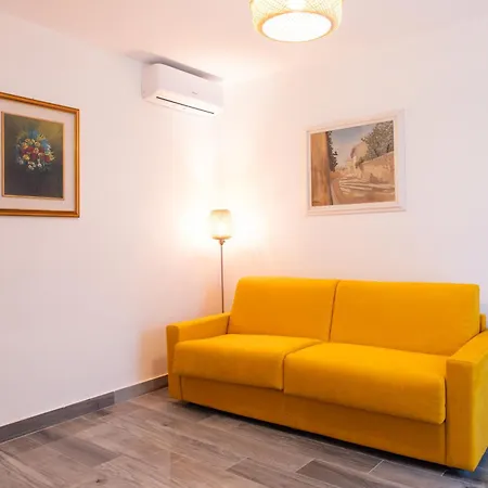 - 3 Min Walk From - New Flat For 6 Guests Appartement Abbadia Lariana