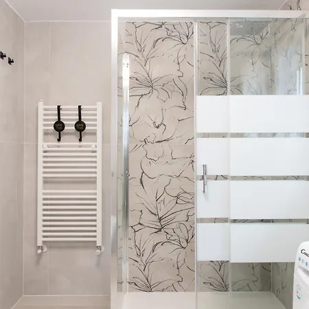 - 3 Min Walk From - New Flat For 6 Guests Abbadia Lariana