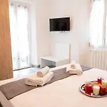 - 3 Min Walk From - New Flat For 6 Guests 아파트