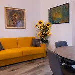 - 3 Min Walk From - New Flat For 6 Guests 아파트