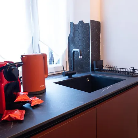 - 3 Min Walk From - New Flat For 6 Guests 아파트 아바디아